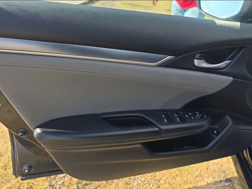 Used 2017 Honda Civic EX-L image 29