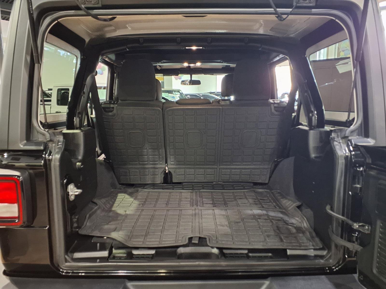 Used 2021 Jeep Wrangler Unlimited Sport AWD/4WD image 19