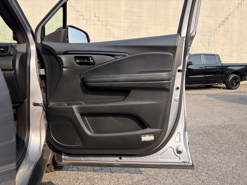 Used 2022 Honda Passport Elite image 12