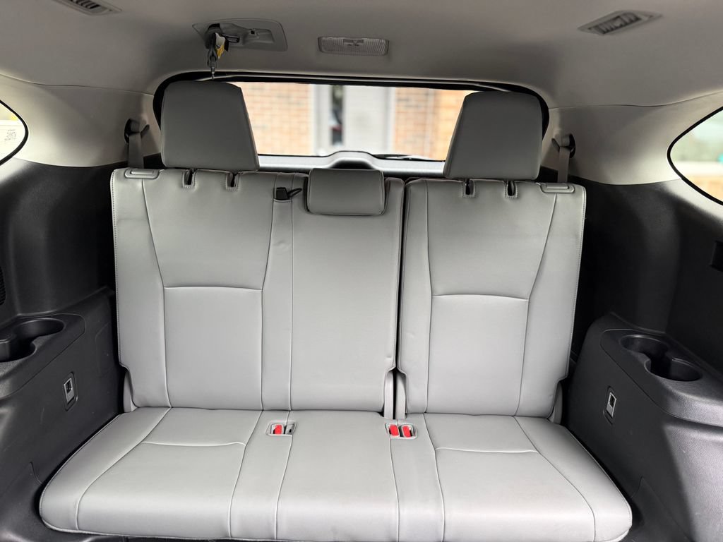 Used 2020 Toyota Highlander Limited FWD image 27