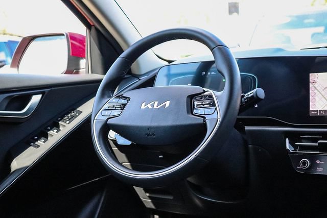 Certified 2025 Kia Niro EX FWD image 16