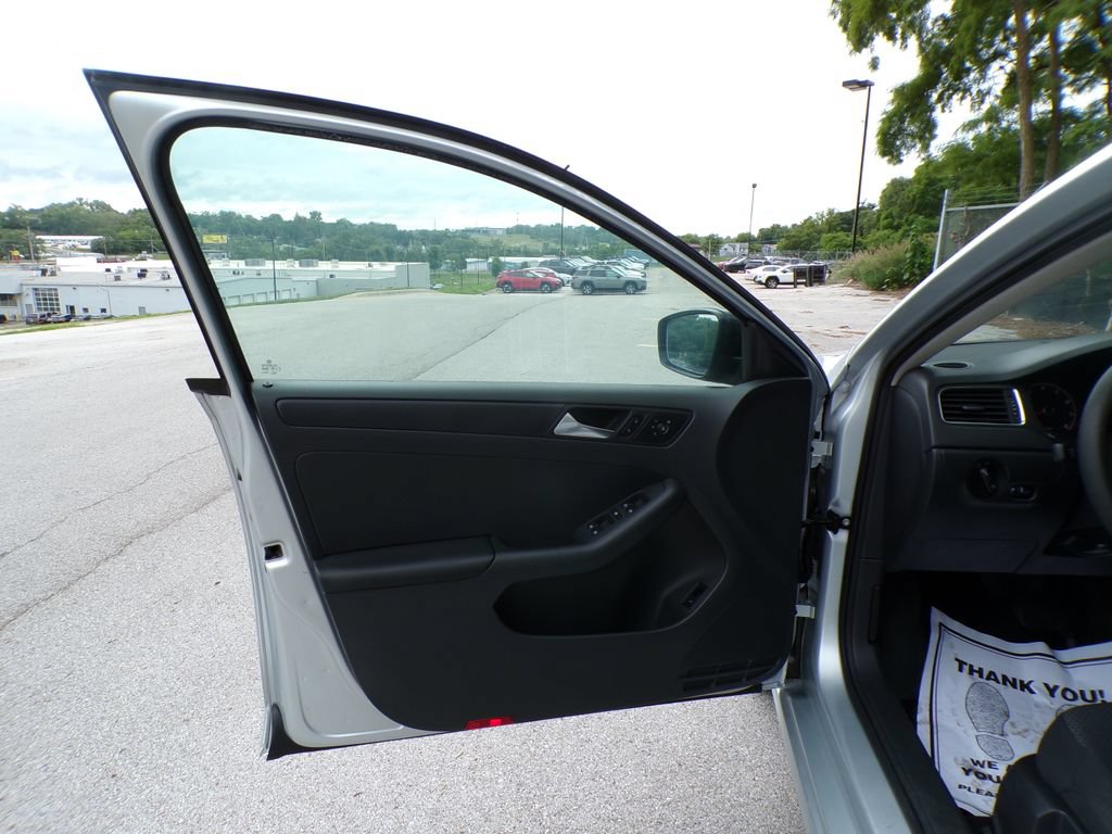 Used 2013 Volkswagen Jetta Sedan FWD image 21