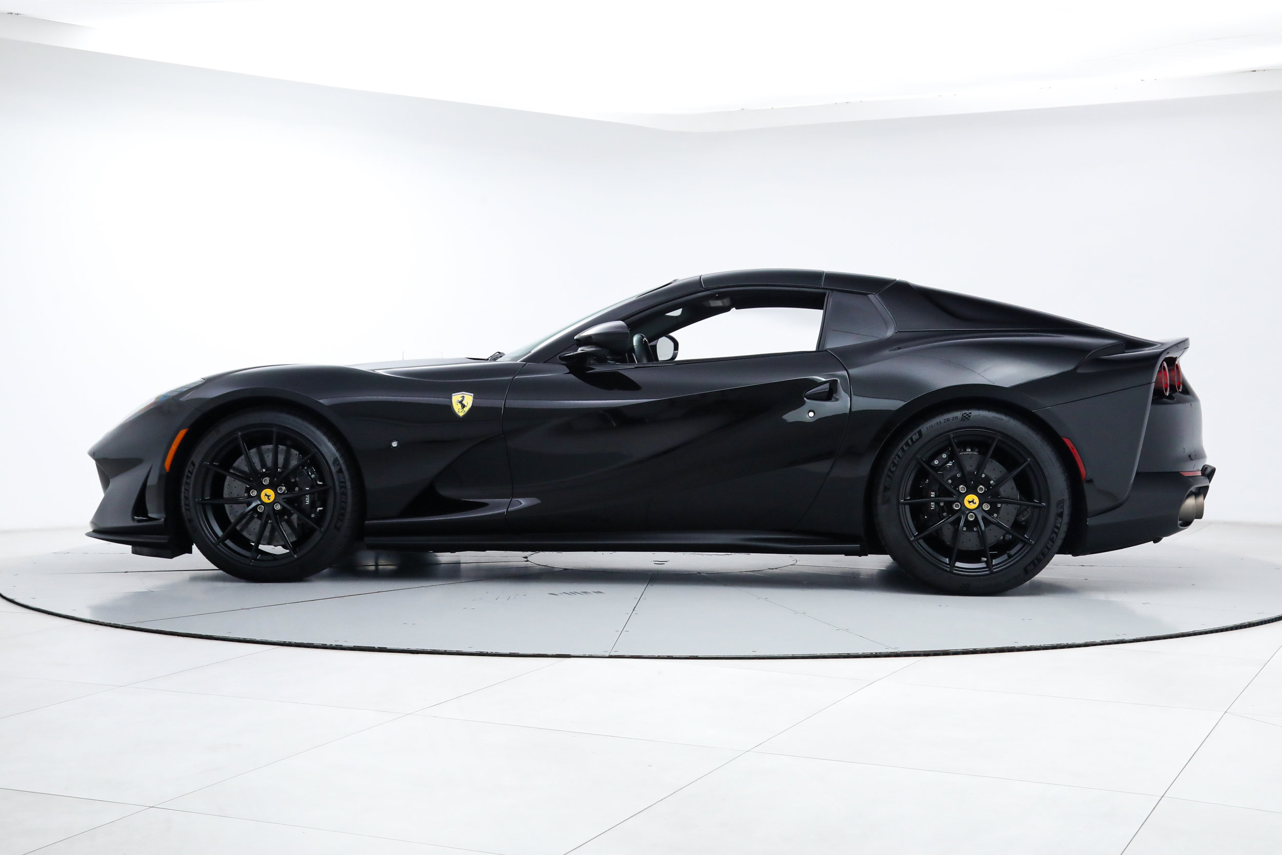 Certified 2021 Ferrari 812 GTS RWD image 7