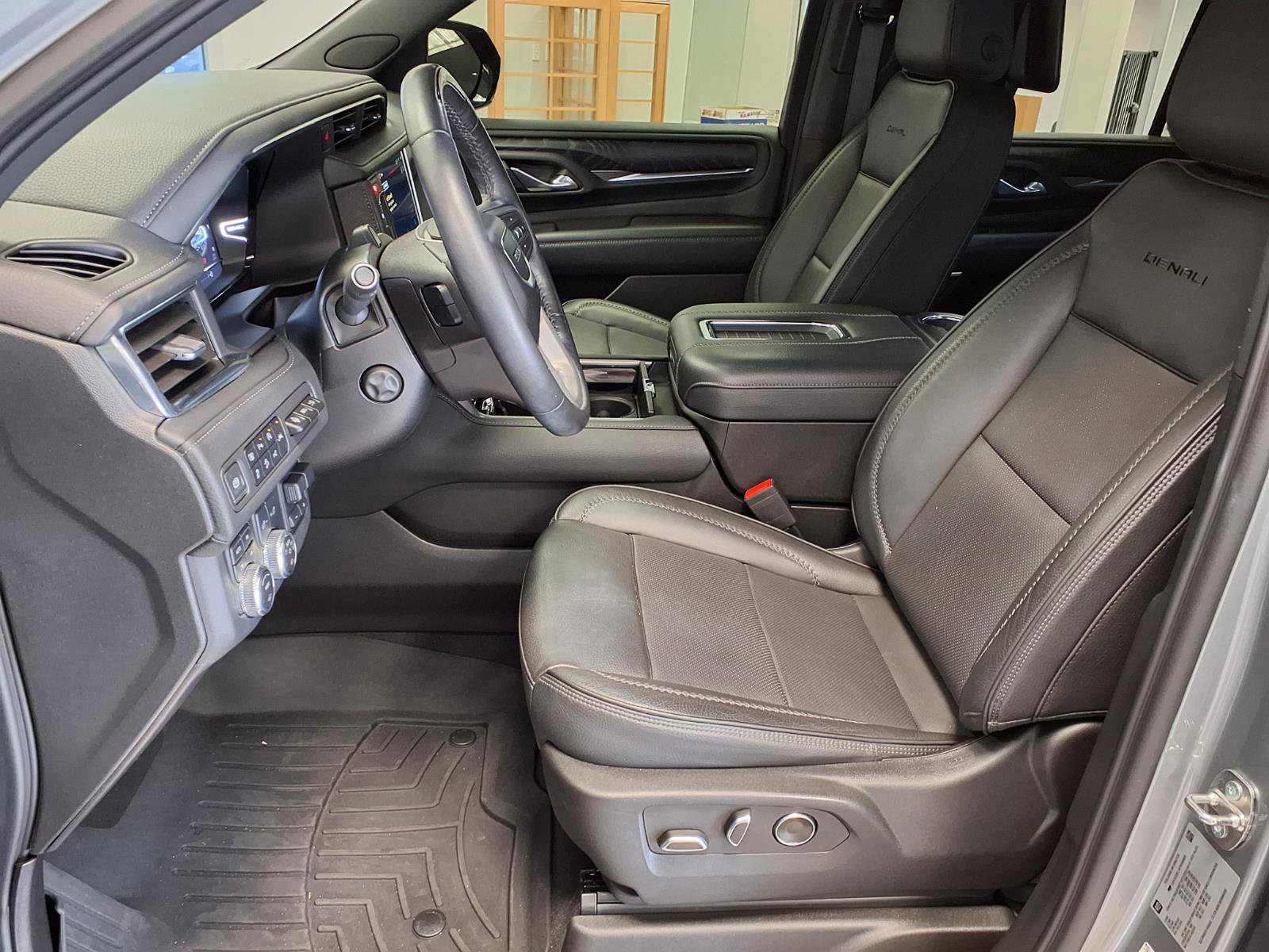Used 2023 GMC Yukon Denali w/ Denali Reserve Package AWD/4WD image 23