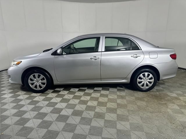 Used 2010 Toyota Corolla FWD image 4