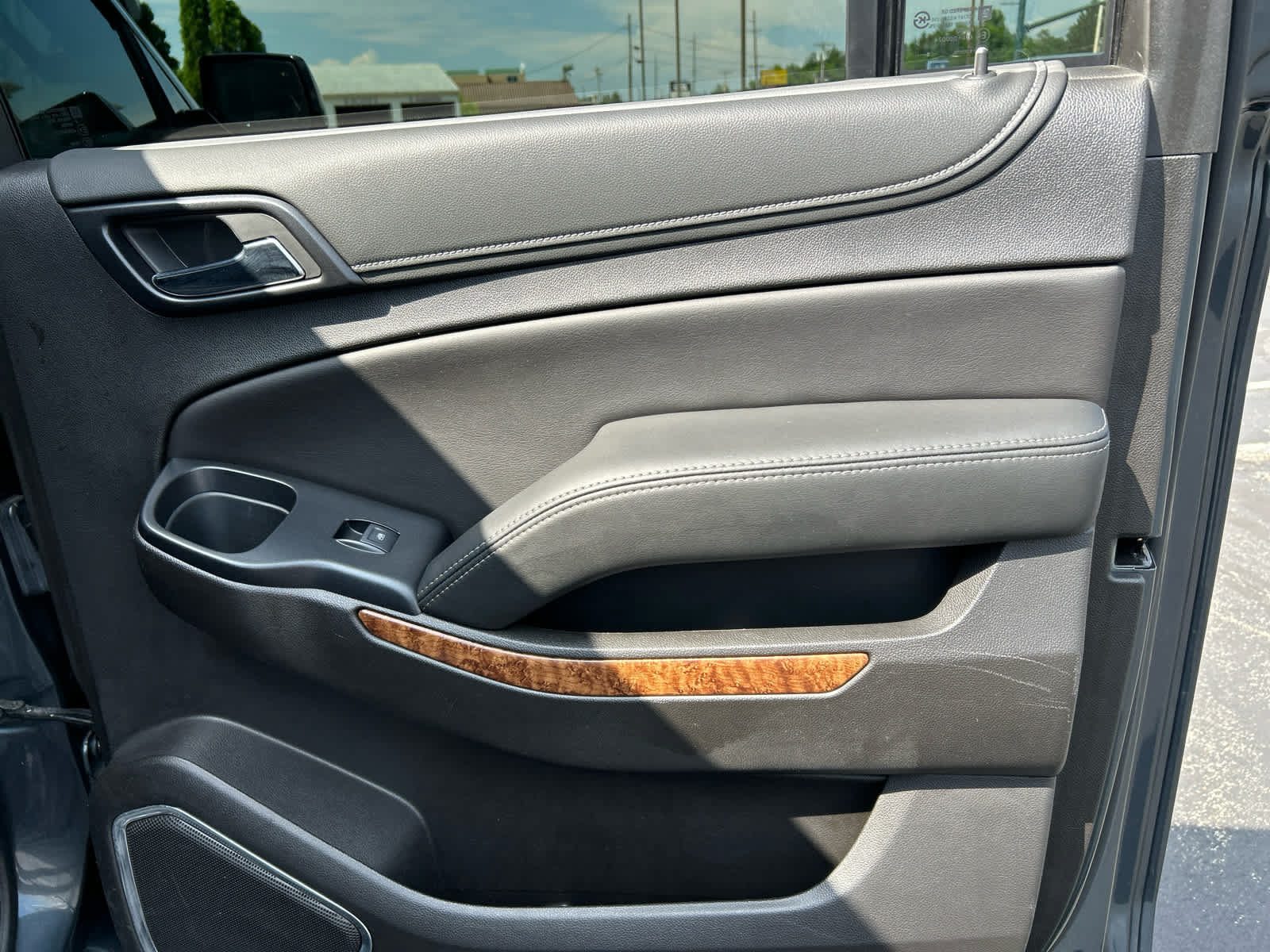 Used 2019 Chevrolet Suburban Premier AWD/4WD image 32