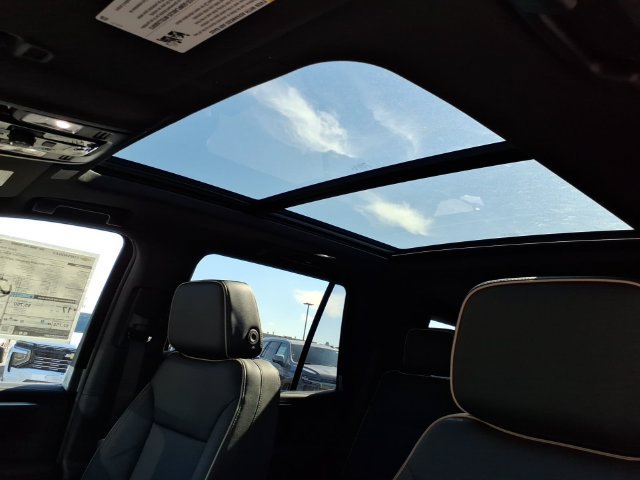 New 2027 Chevrolet Tahoe Premier w/ Sun And Tow Package AWD/4WD image 8