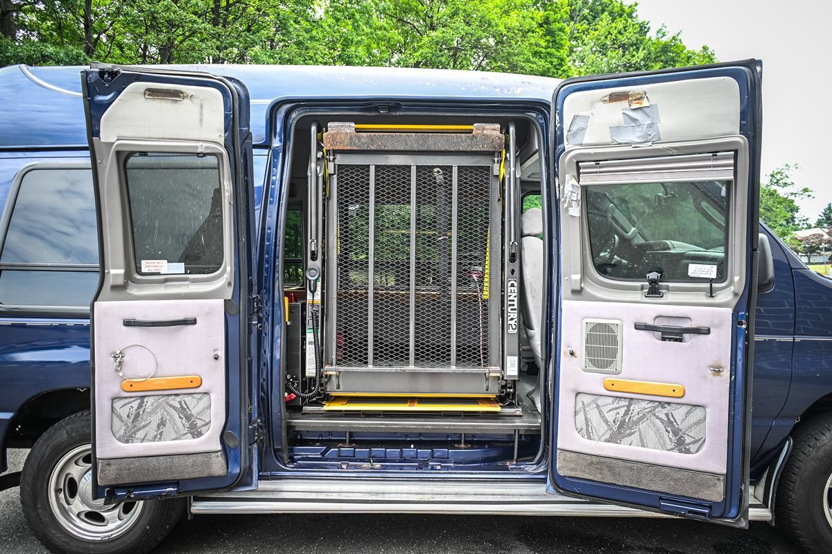 Used 2011 Ford E-150 and Econoline 150 w/ RV Plus Pkg RWD image 14