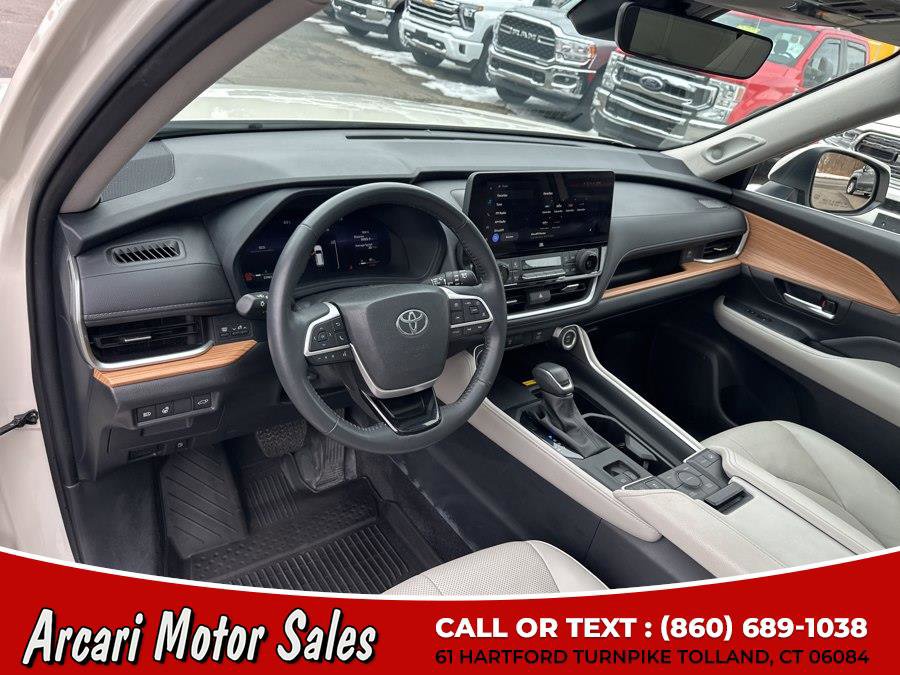 Used 2024 Toyota Grand Highlander AWD image 21