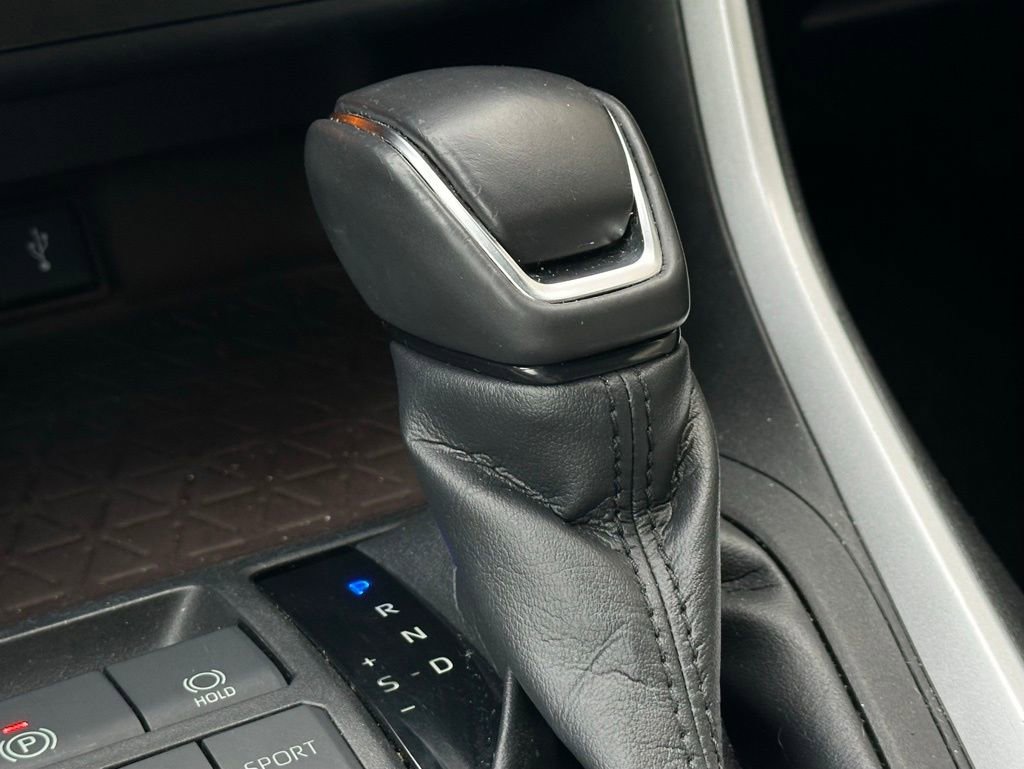 Used 2021 Toyota RAV4 Limited w/ Carpet Mat Package (TMS) image 17