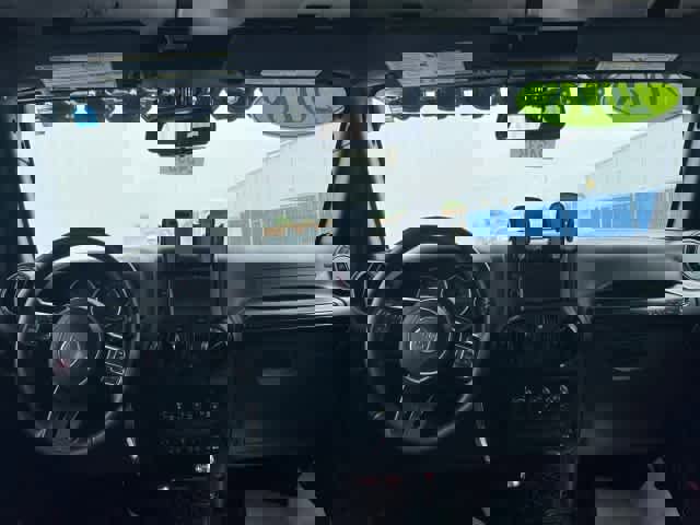 Used 2018 Jeep Wrangler Unlimited Rubicon image 18