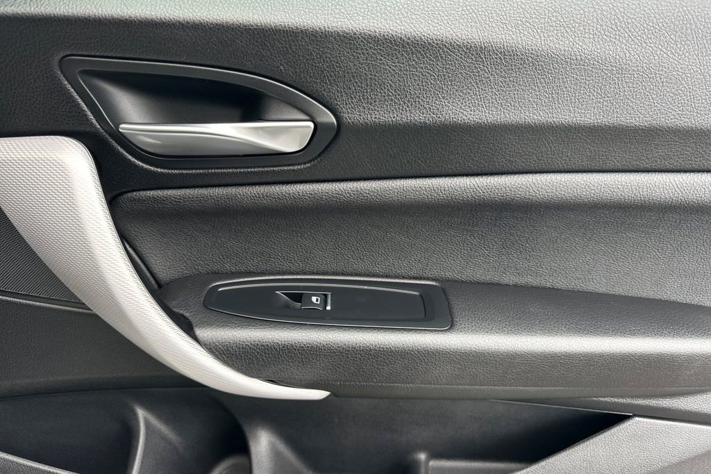 Used 2020 BMW 230i Coupe w/ M Sport Package image 18