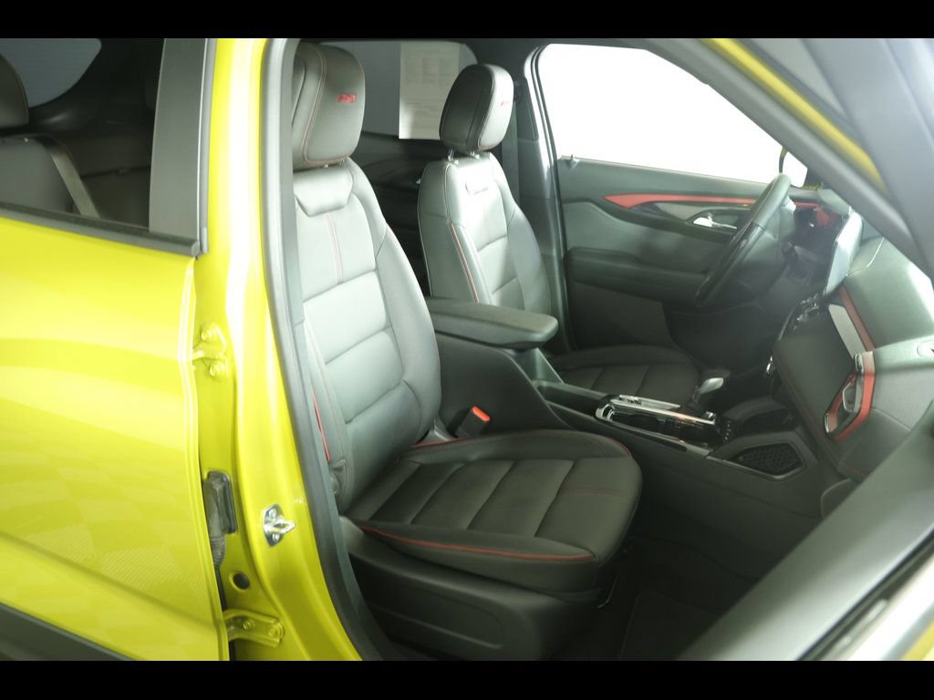 Used 2025 Chevrolet TrailBlazer RS w/ Convenience Package FWD image 27