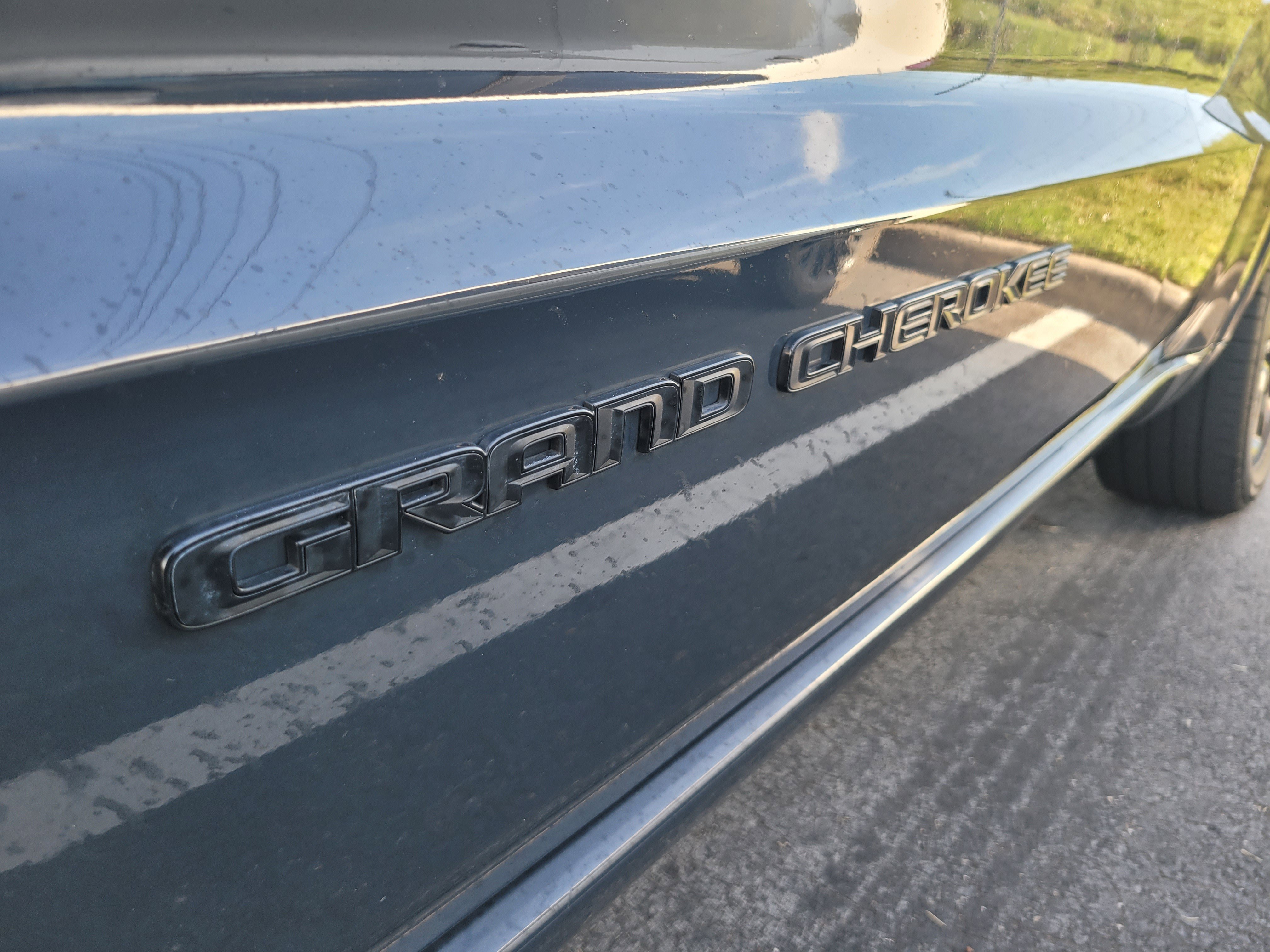 Used 2018 Jeep Grand Cherokee Altitude RWD image 8