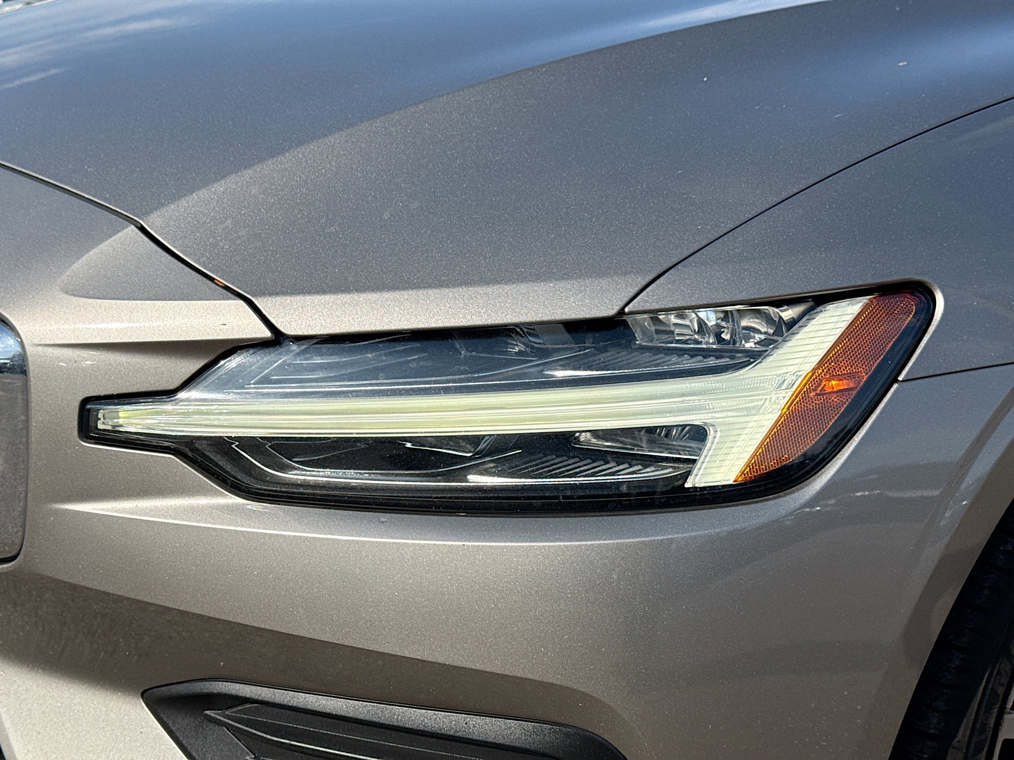 Used 2020 Volvo S60 T6 Momentum image 9