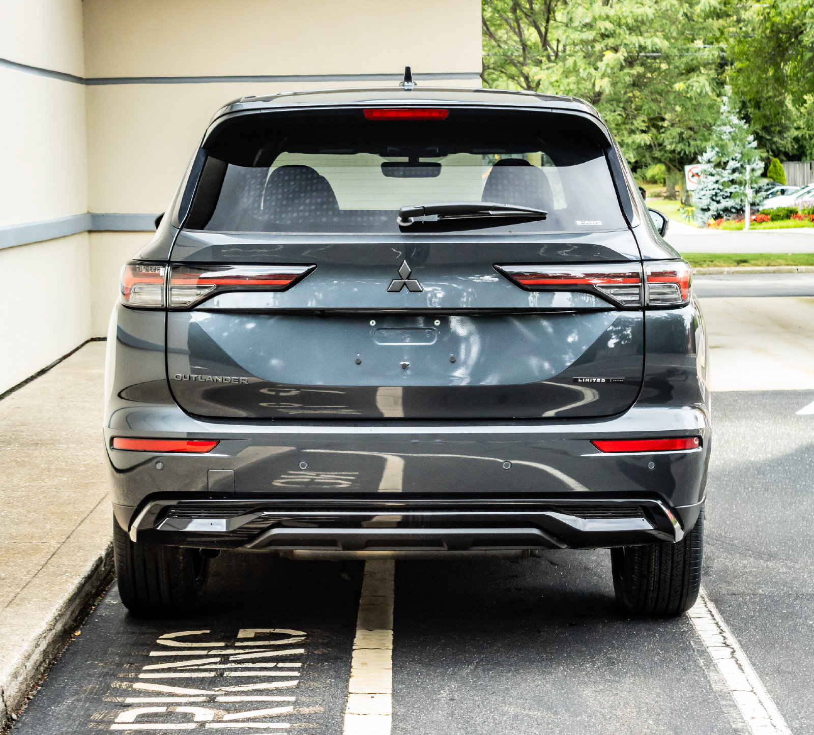 New 2026 Mitsubishi Outlander LE AWD/4WD image 6