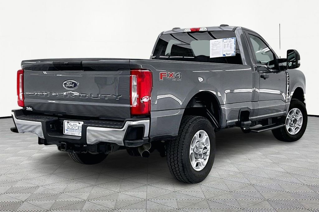 Used 2025 Ford F350 XLT w/ FX4 Off-Road Package image 2