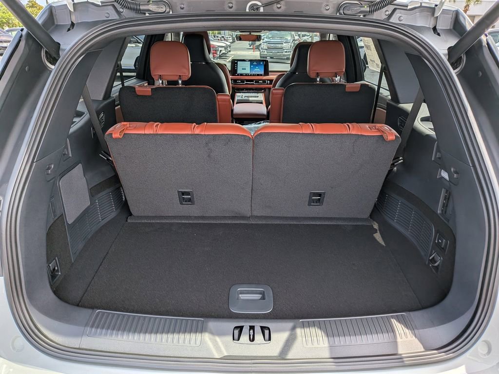 New 2026 Lincoln Aviator Reserve AWD/4WD image 13