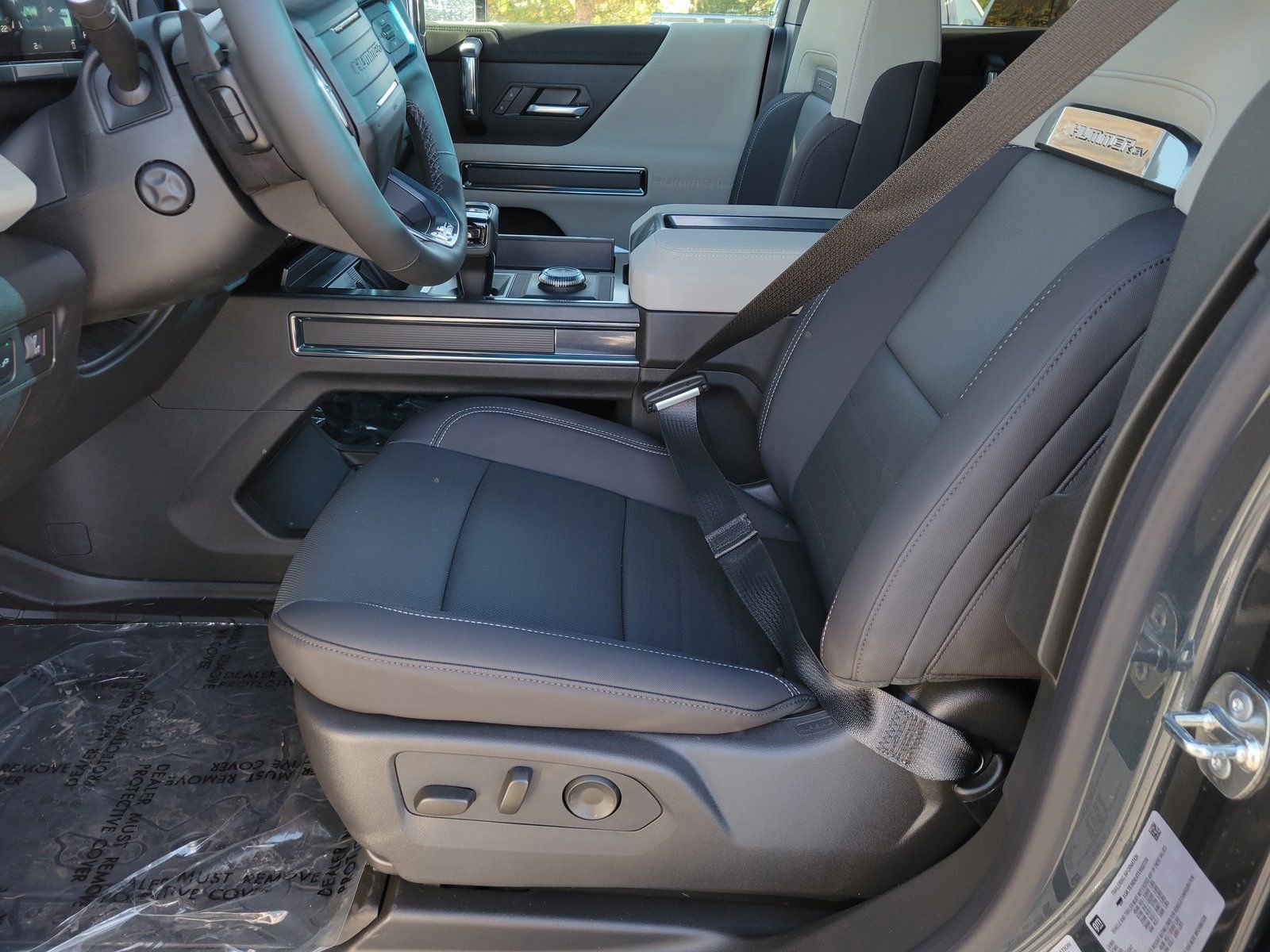 New 2026 GMC Hummer EV SUV w/ LPO, Dark Essentials Package image 6