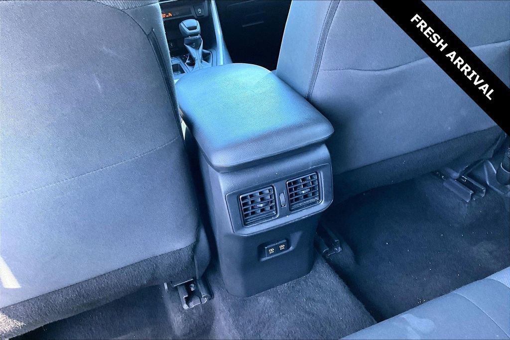 Used 2021 Toyota RAV4 XLE image 10