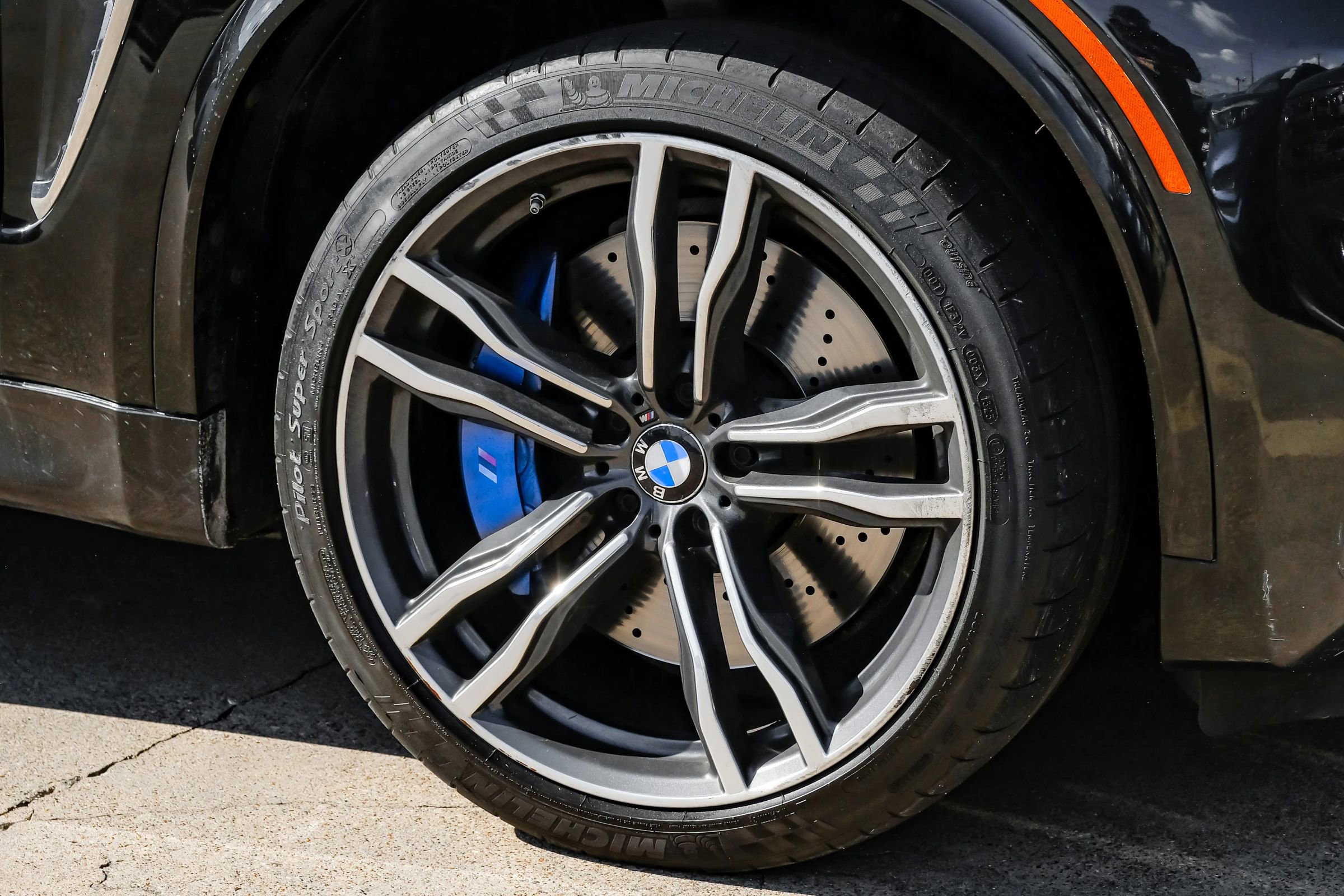 Used 2016 BMW X5 M image 64