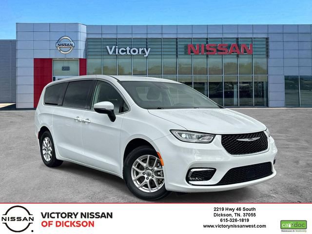 Used 2023 Chrysler Pacifica Touring-L FWD image 1