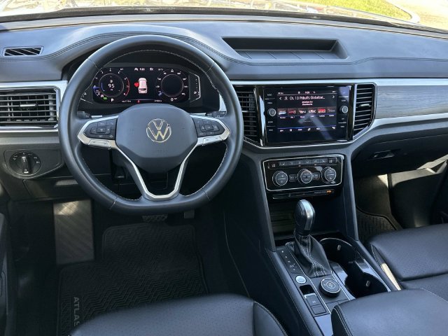 Used 2023 Volkswagen Atlas SE w/ Panoramic Sunroof Package AWD/4WD image 7