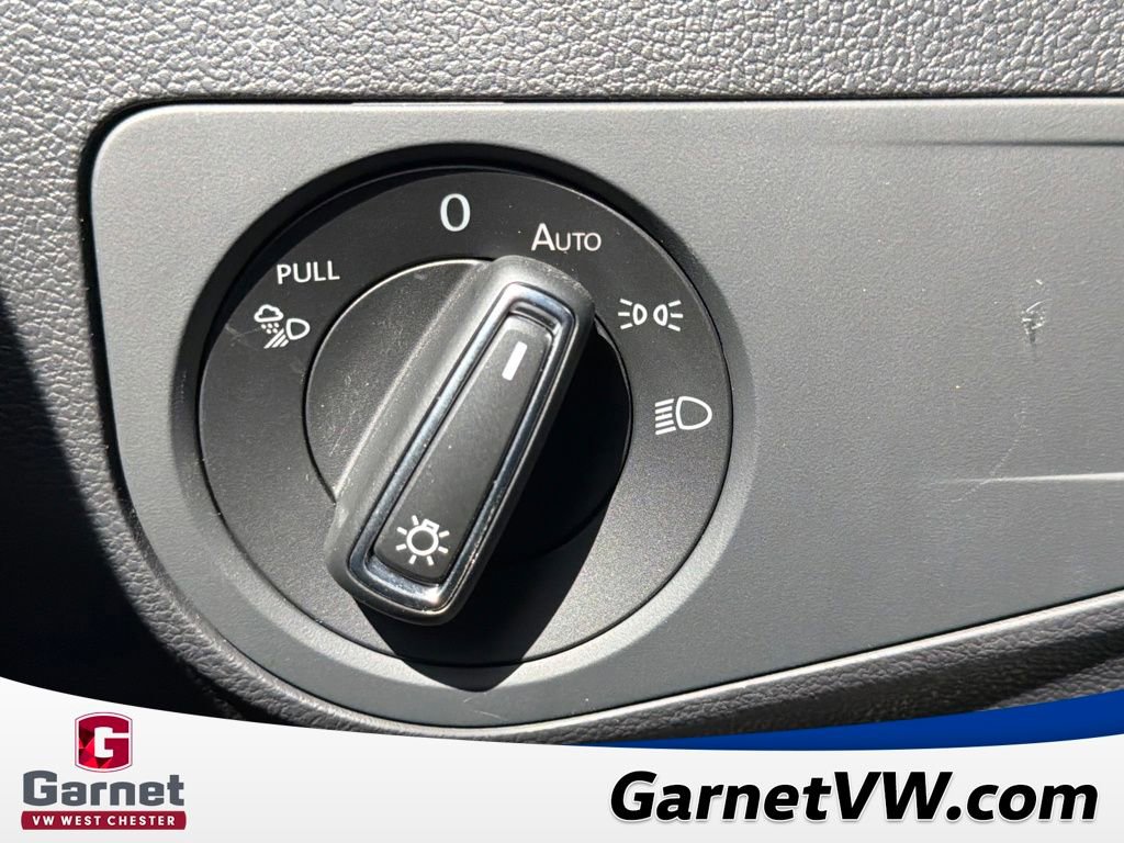 Certified 2023 Volkswagen Tiguan SEL R-Line image 36