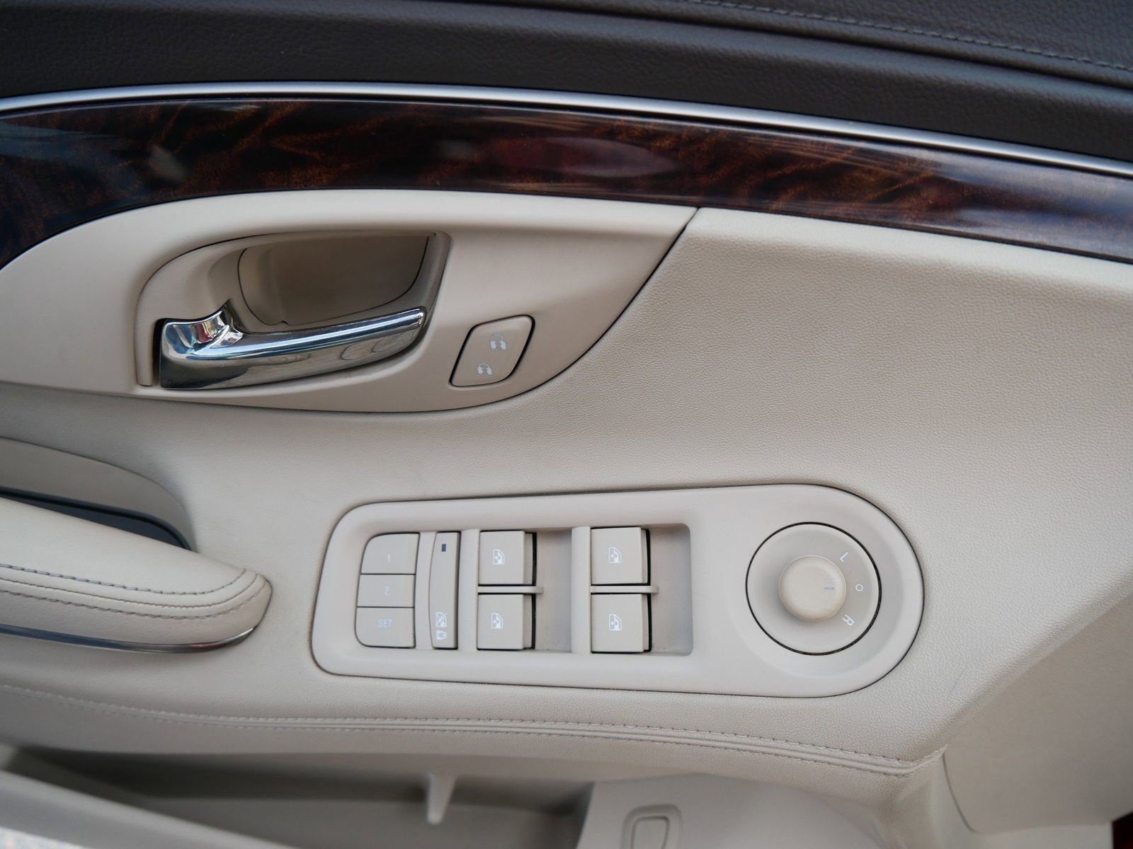 Used 2014 Buick LaCrosse Premium w/ Driver Confidence Package image 15