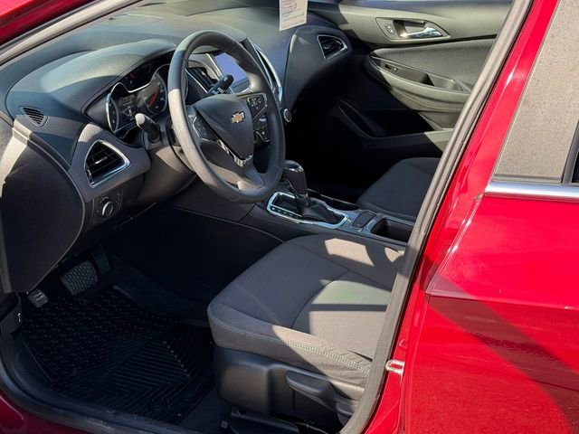 Used 2019 Chevrolet Cruze LT image 11