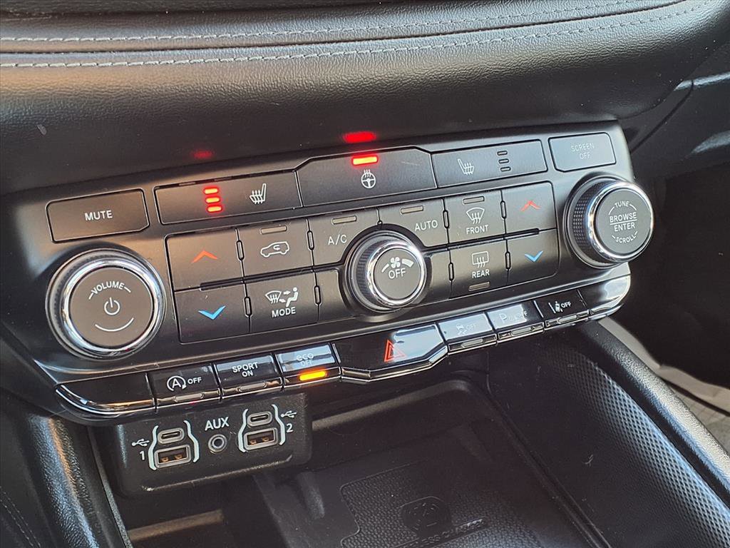 Used 2022 Dodge Durango GT image 9