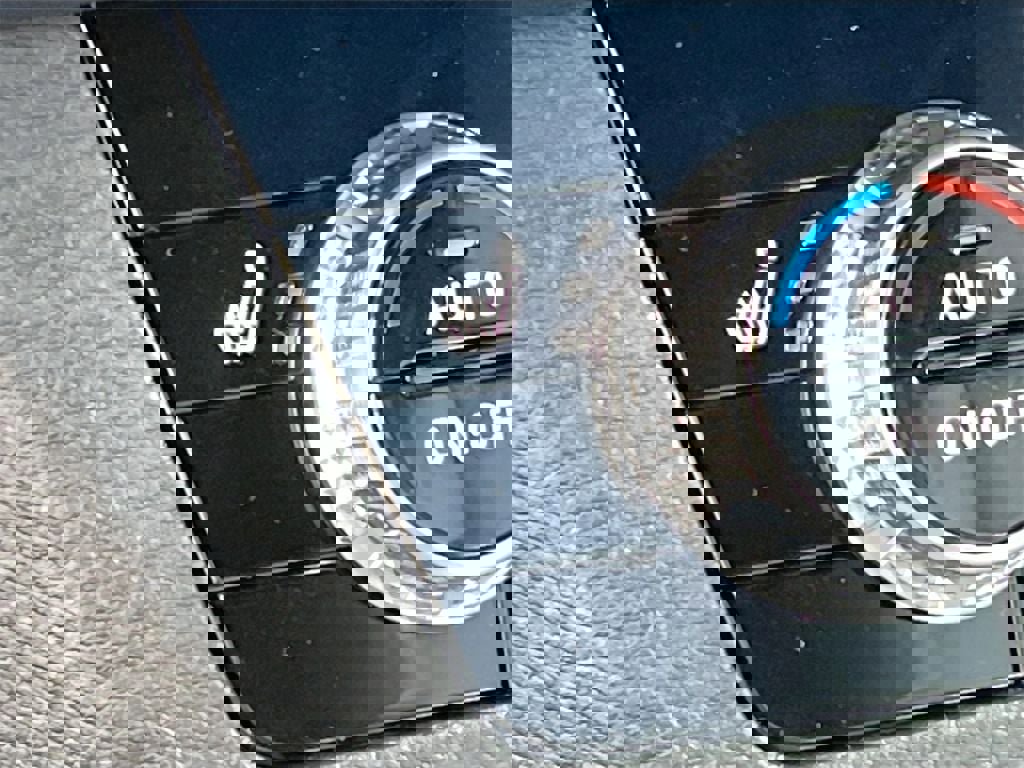 New 2025 Mitsubishi Outlander 4WD Plug-In Hybrid image 23