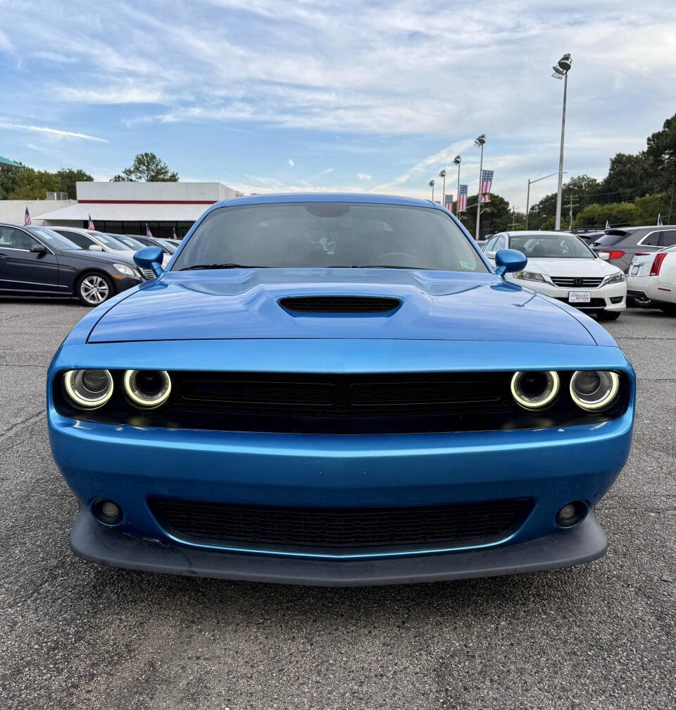 Used 2019 Dodge Challenger GT image 3
