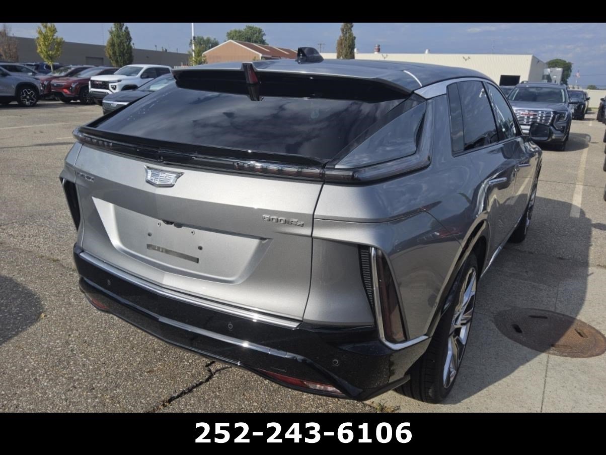 Used 2026 Cadillac Lyriq Signature Luxury AWD/4WD image 6