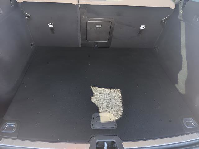 Used 2023 Volvo XC60 B5 Plus image 22