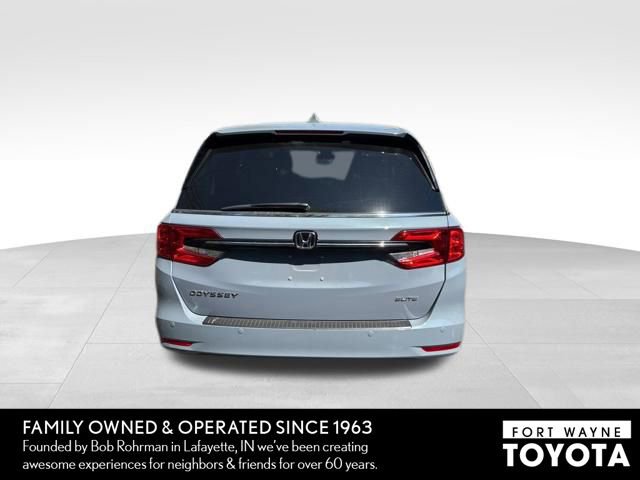Used 2023 Honda Odyssey Elite image 4