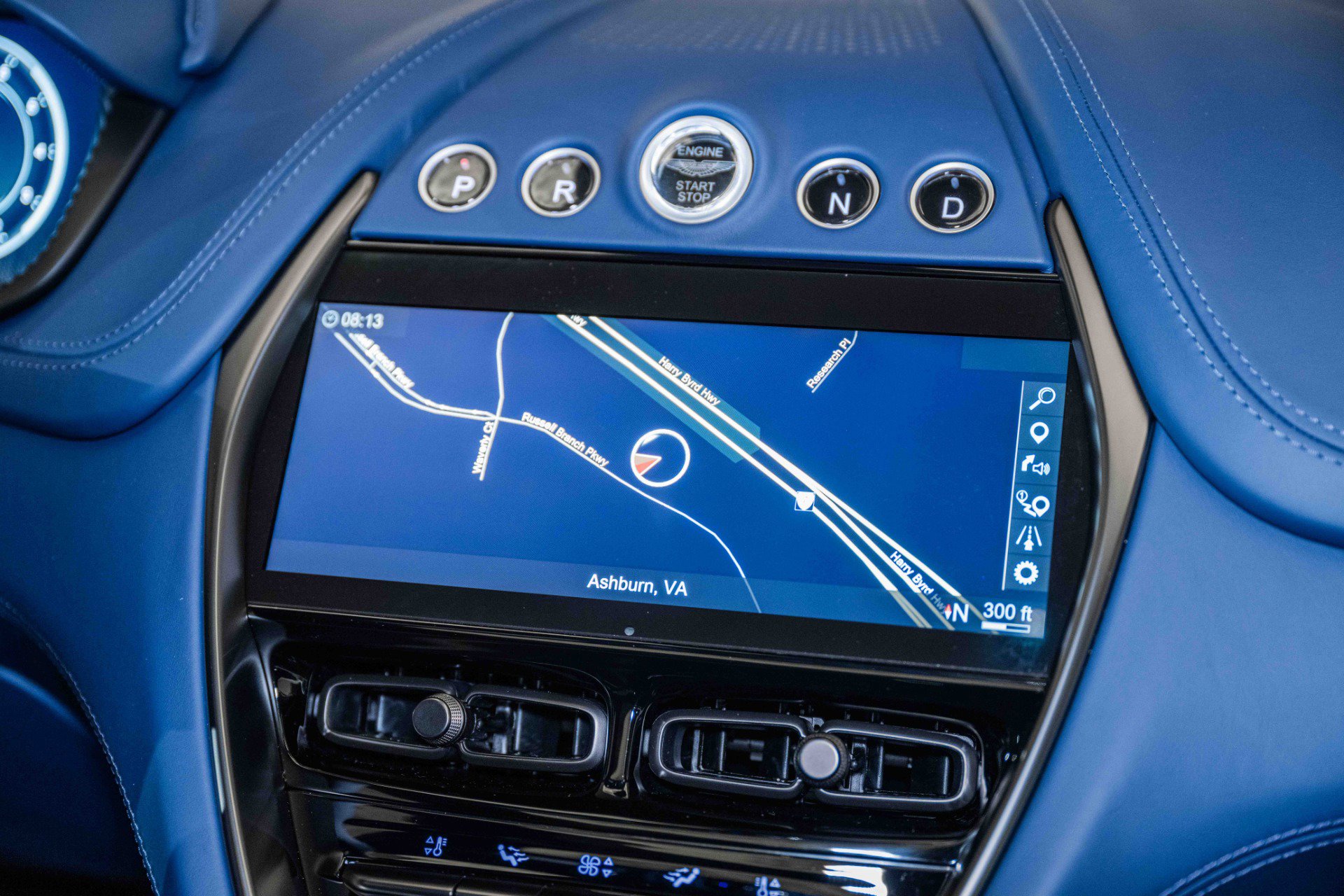 Used 2024 Aston Martin DBX 707 image 10