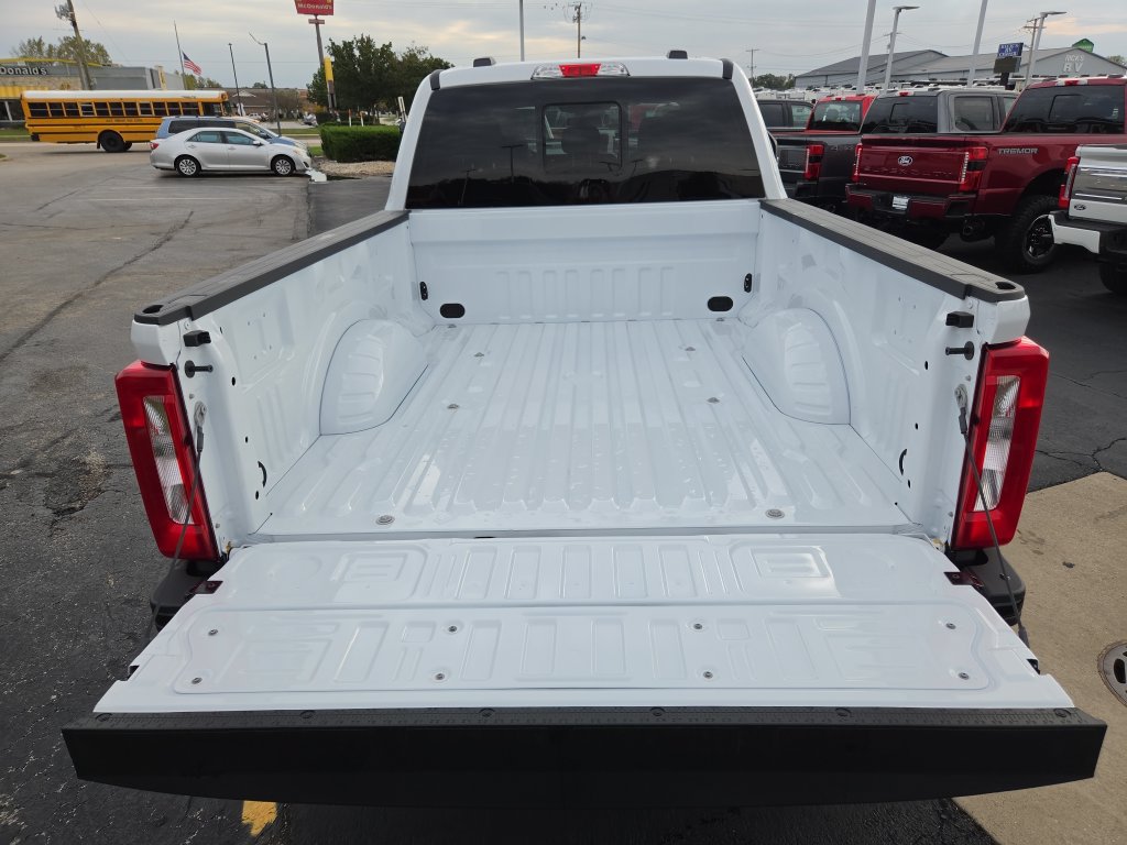 New 2027 Ford F250 XL w/ XL Off-Road 35" Tire Pakckage AWD/4WD image 11