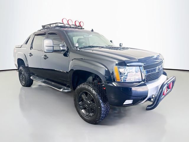 Used 2013 Chevrolet Avalanche LT w/ Suspension Package, Off-Road image 2