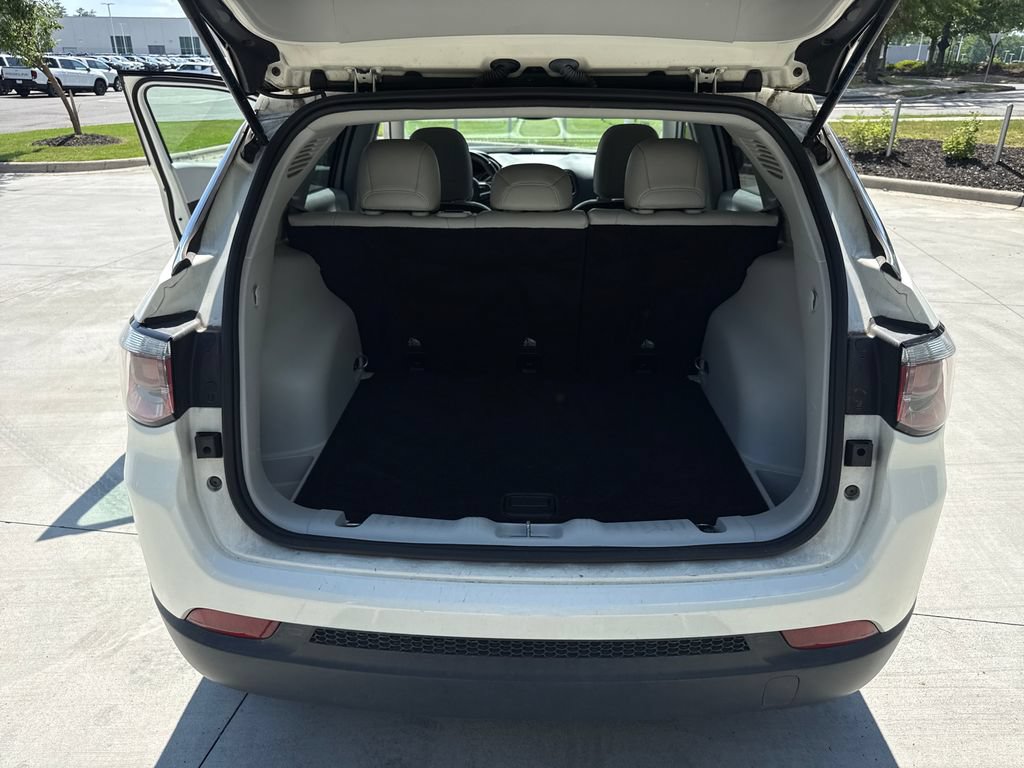 Used 2020 Jeep Compass Latitude w/ Popular Equipment Group FWD image 32