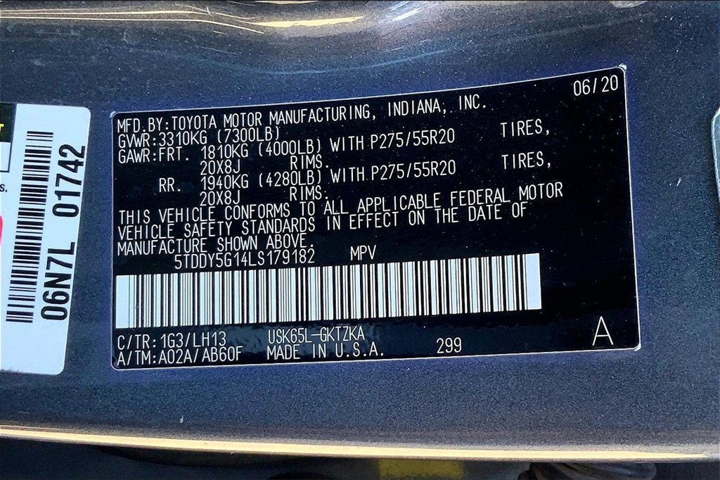 Used 2020 Toyota Sequoia Platinum image 19