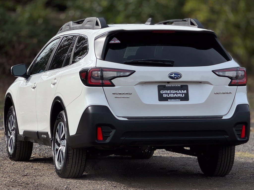 Certified 2022 Subaru Outback Premium AWD/4WD image 5