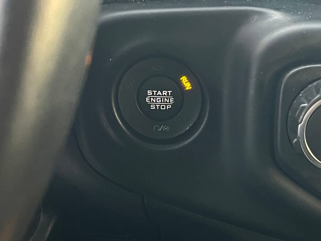 Used 2021 Jeep Wrangler Unlimited Sahara AWD/4WD image 16