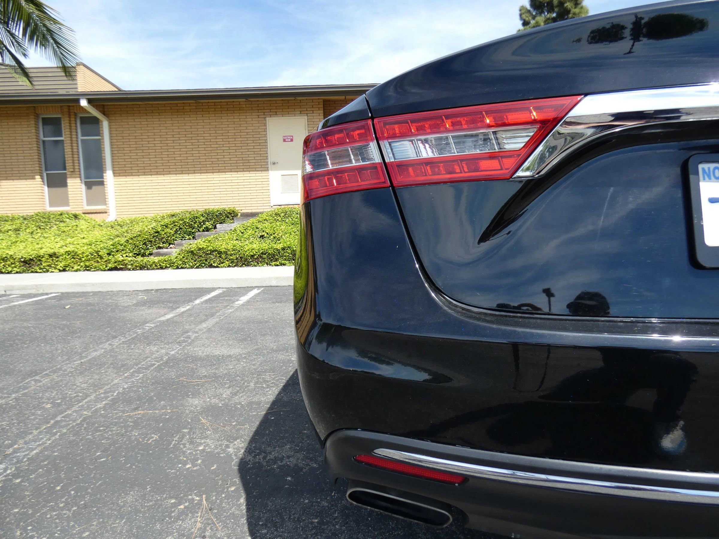 Used 2018 Toyota Avalon XLE image 12