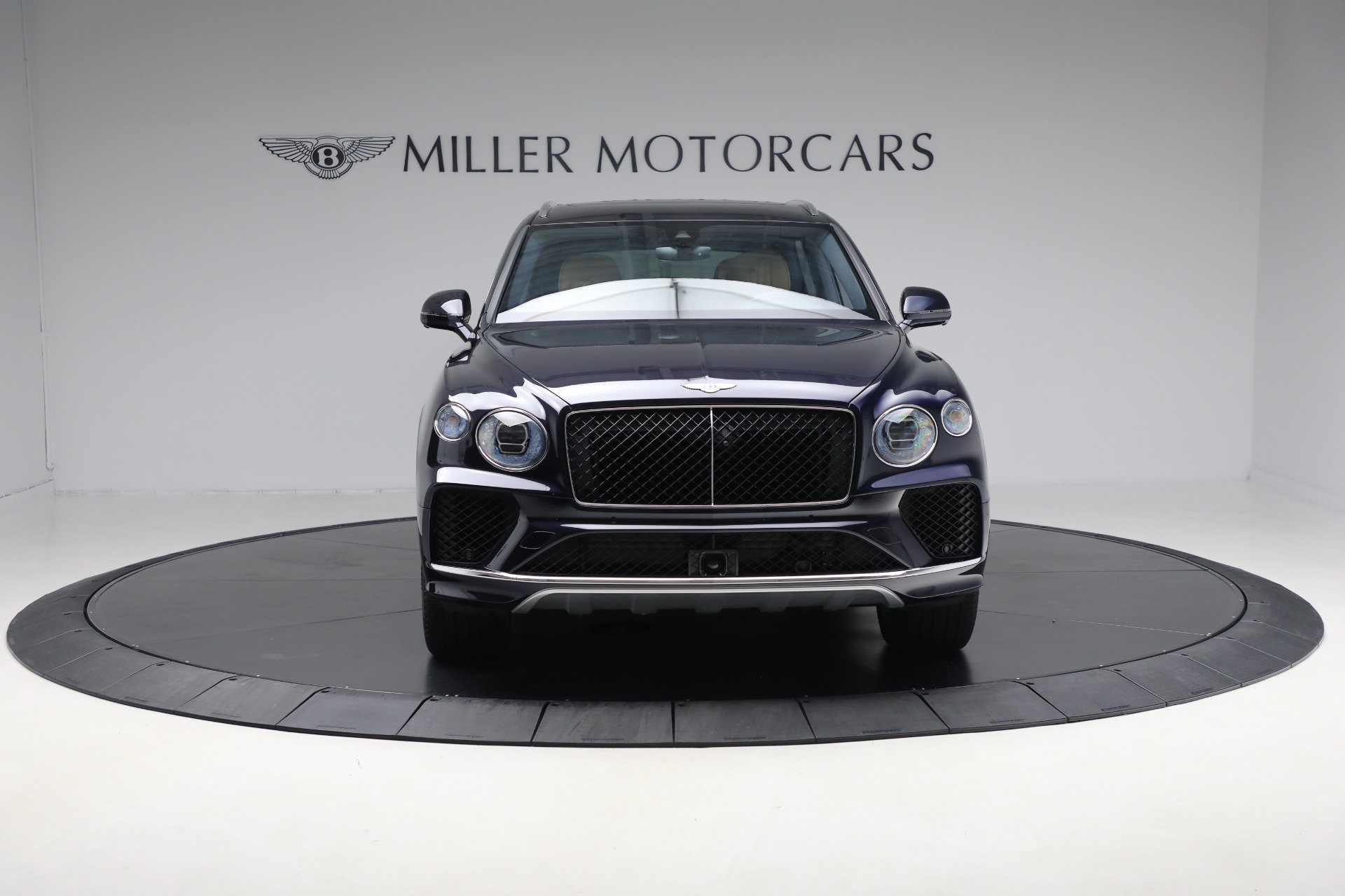 Certified 2024 Bentley Bentayga Extended Wheelbase AWD/4WD image 11