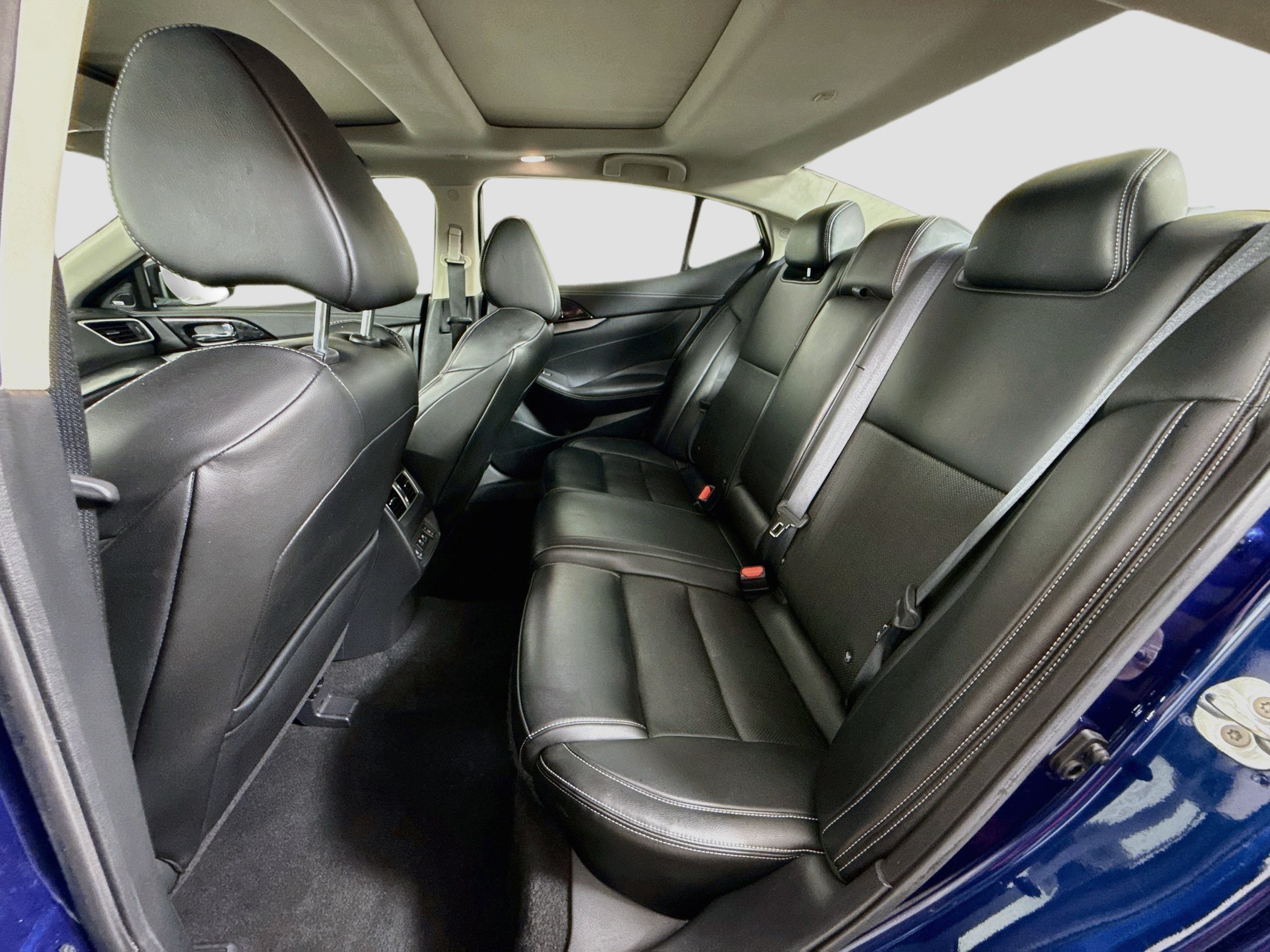 Used 2023 Nissan Maxima SL FWD image 25