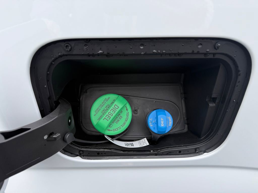 New 2026 Ford F250 Lariat w/ Black Appearance Package image 44