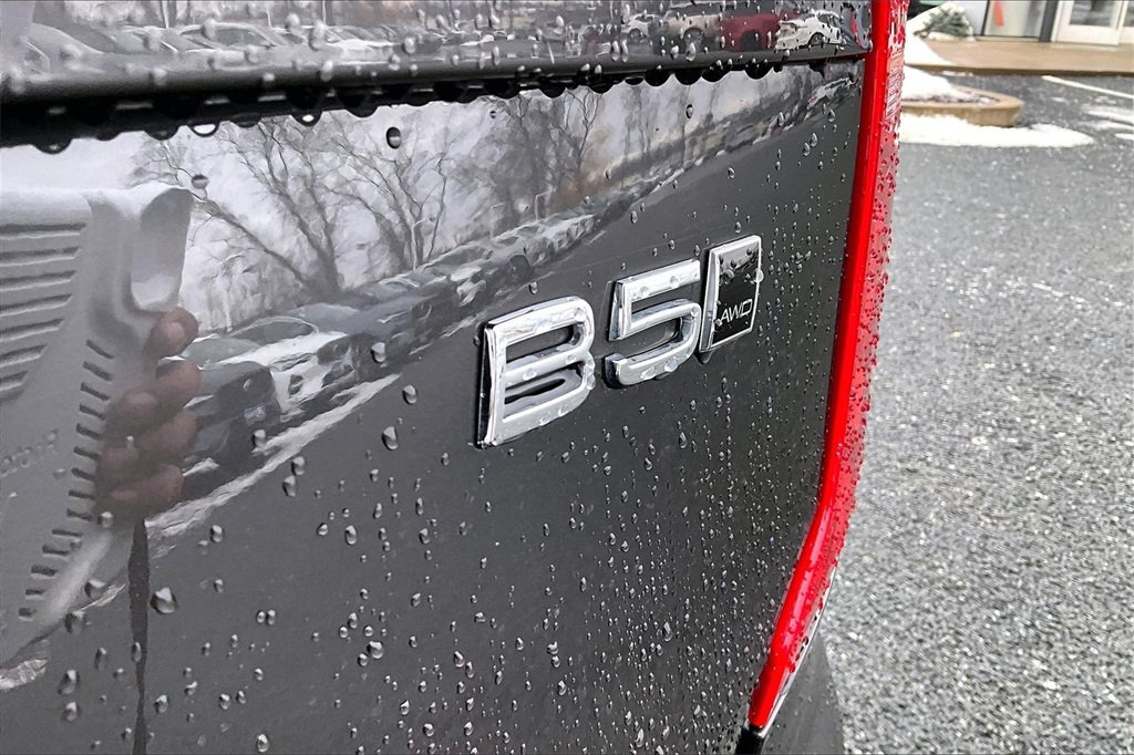 Used 2024 Volvo XC90 B5 Plus w/ Protection Package image 24