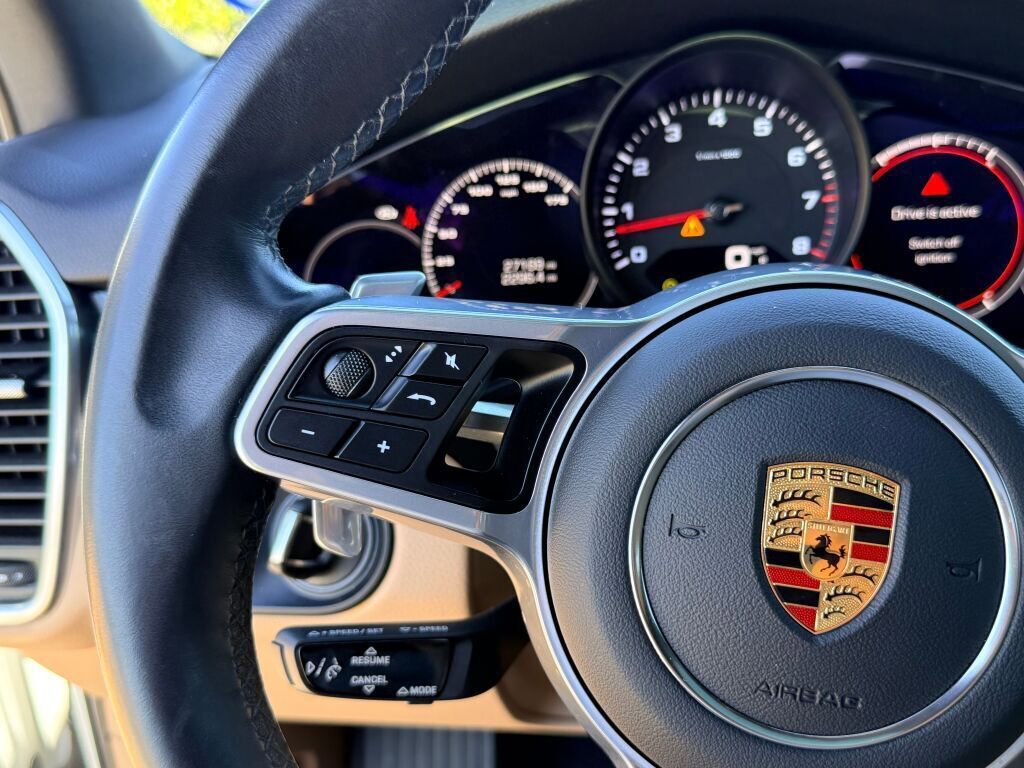Used 2021 Porsche Cayenne image 27