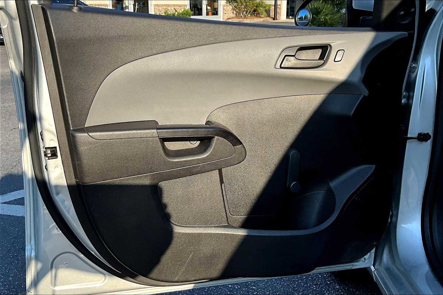 Used 2020 Chevrolet Sonic LT image 20